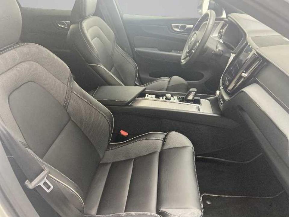 Volvo XC60 2.0 T8 AWD R-Design Auto