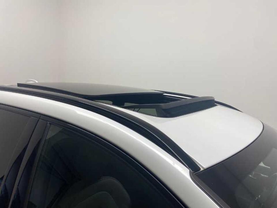 Volvo XC60 2.0 T8 AWD R-Design Auto