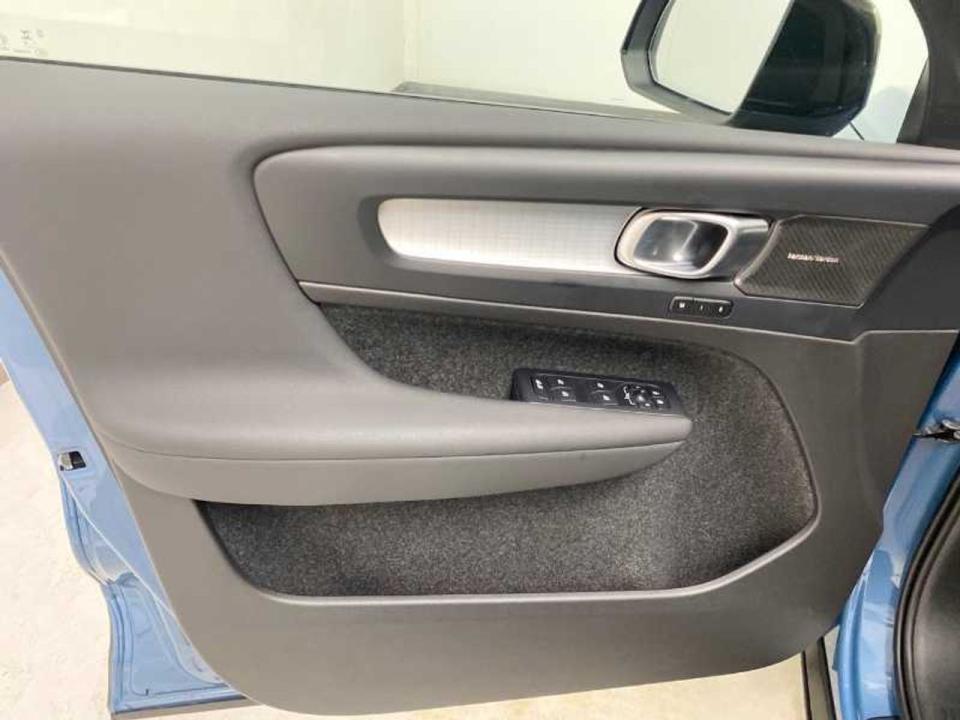 Volvo XC40 1.5 T4 Recharge PHEV Plus Dark Auto