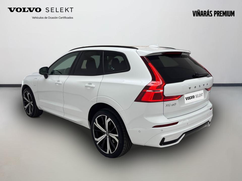 Volvo XC60 2.0 T6 AWD Recharge Ultra Dark Auto