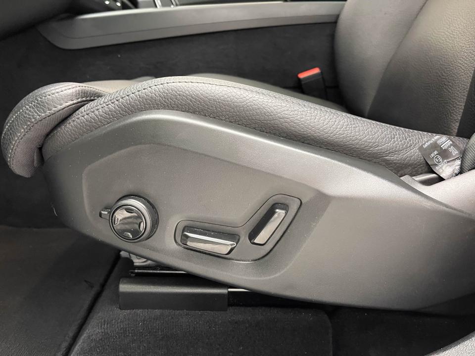 Volvo XC60 2.0 T6 AWD Recharge Ultra Dark Auto