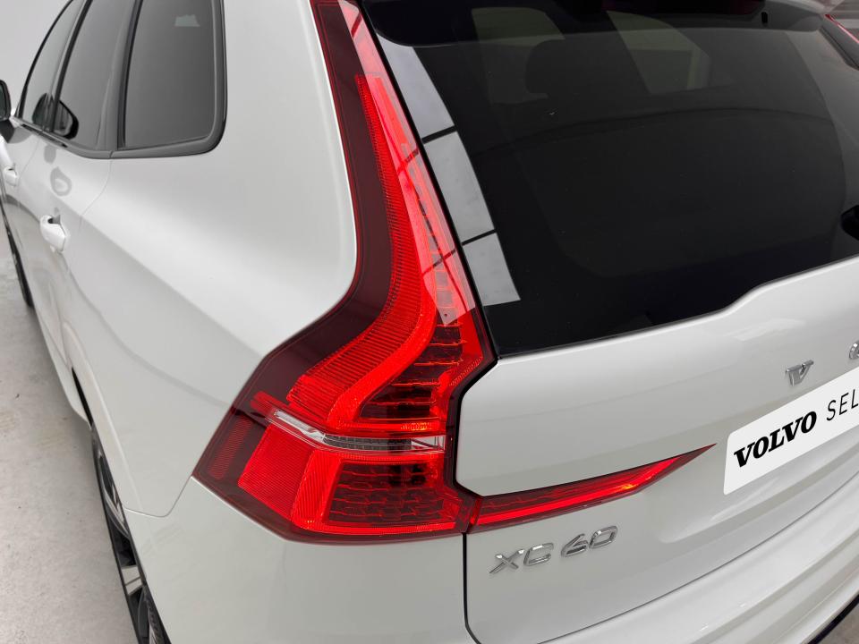 Volvo XC60 2.0 T6 AWD Recharge Ultra Dark Auto