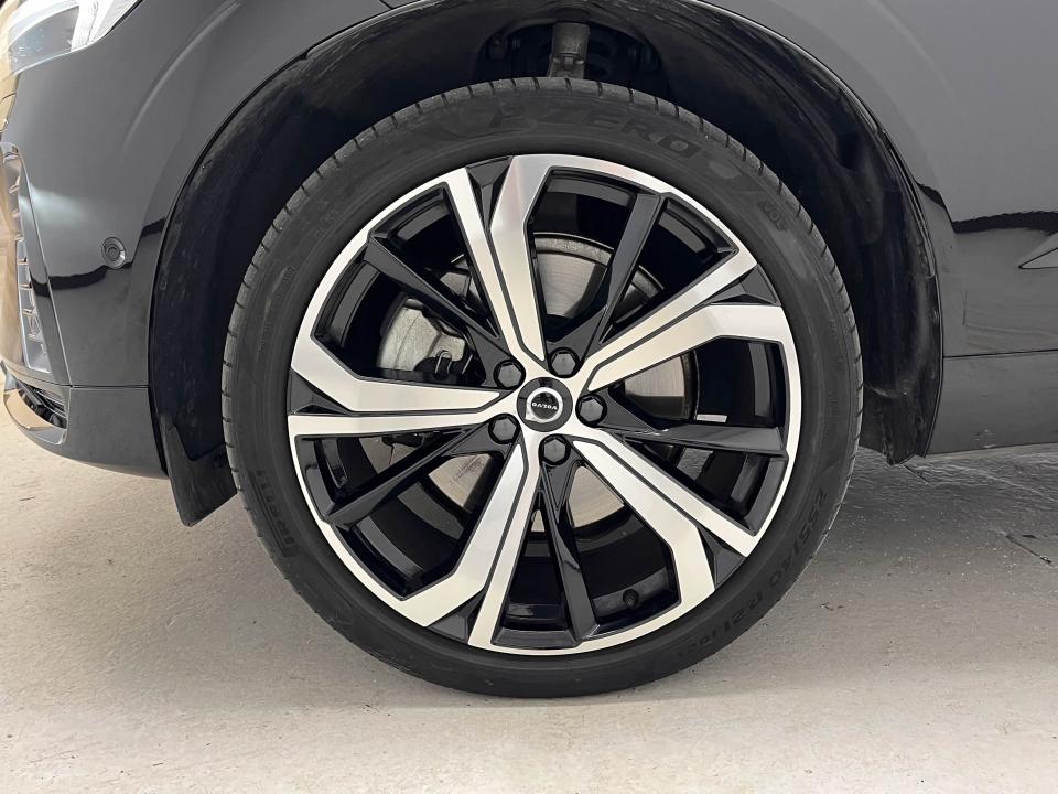 Volvo XC60 2.0 T6 AWD Recharge Ultra Dark Auto