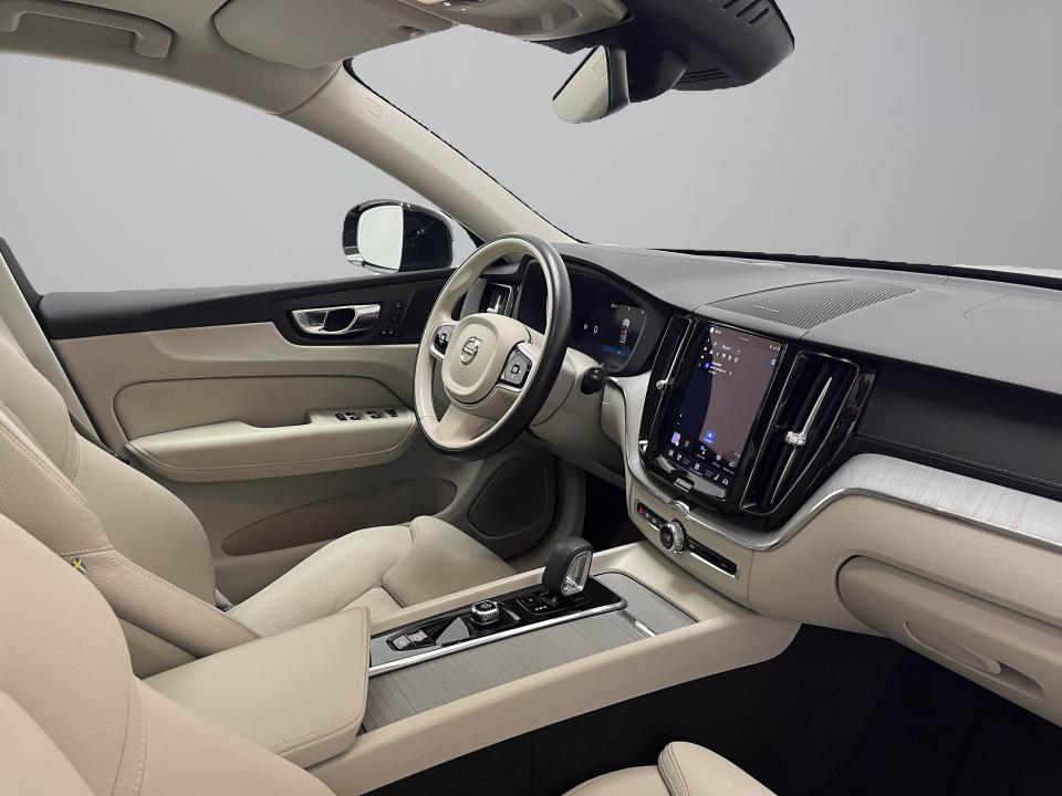 Volvo XC60 2.0 T6 AWD Recharge Ultra Dark Auto