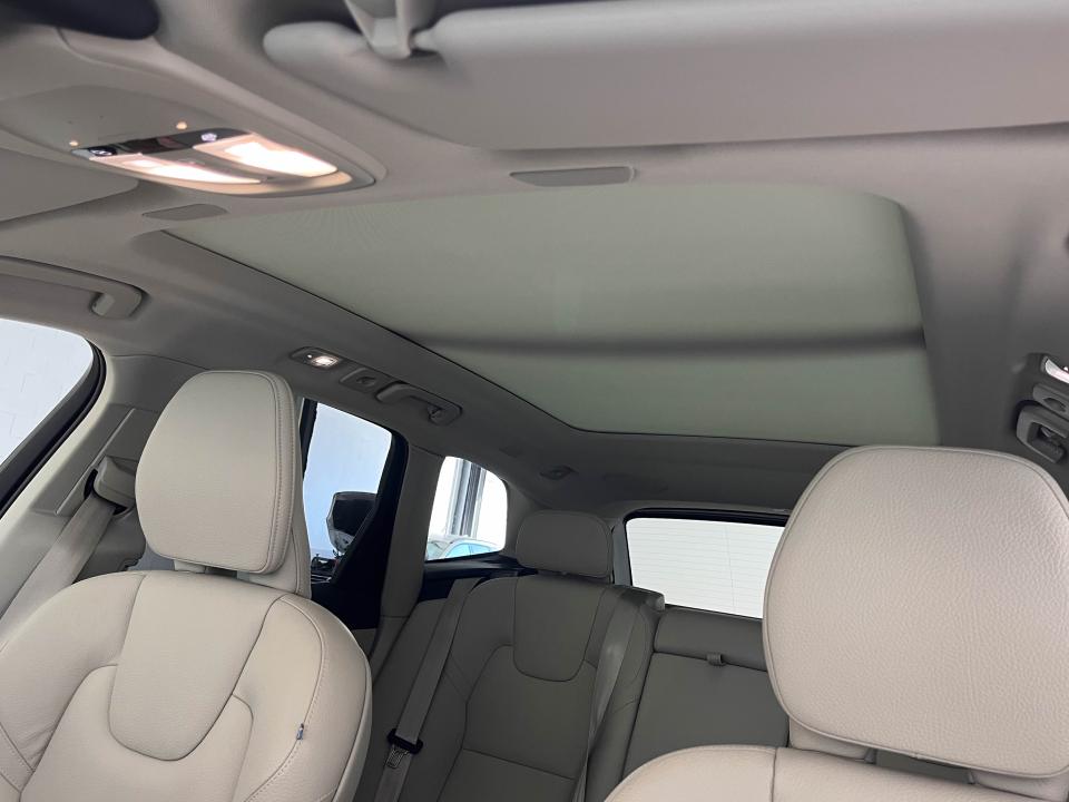 Volvo XC60 2.0 T6 AWD Recharge Ultra Dark Auto