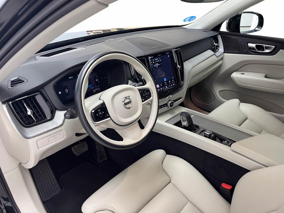 Volvo XC60 2.0 T6 AWD Recharge Ultra Dark Auto