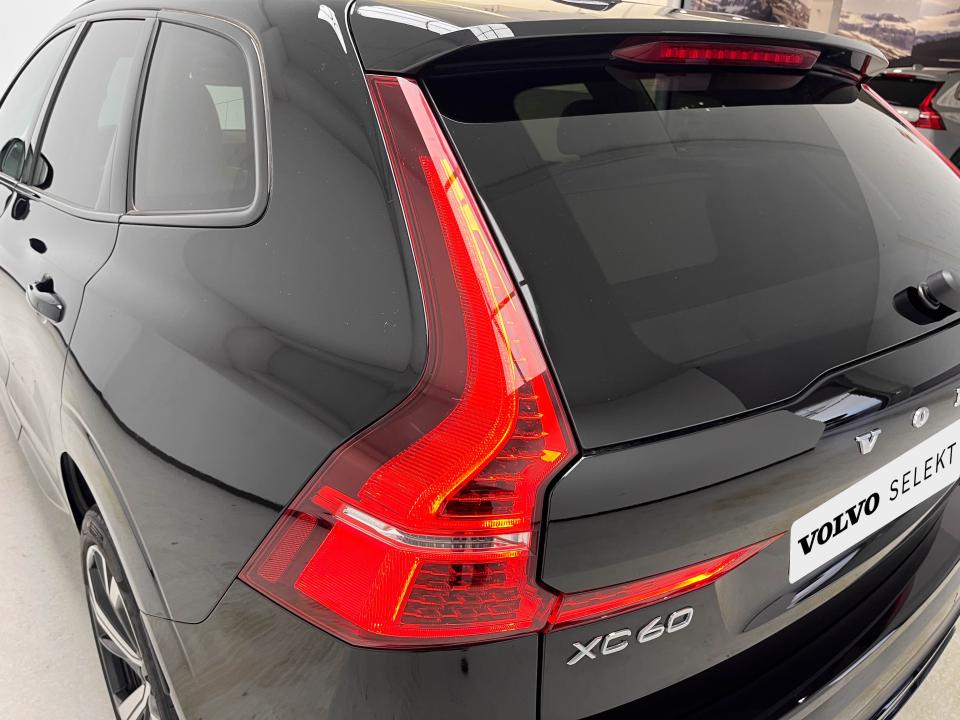 Volvo XC60 2.0 T6 AWD Recharge Ultra Dark Auto