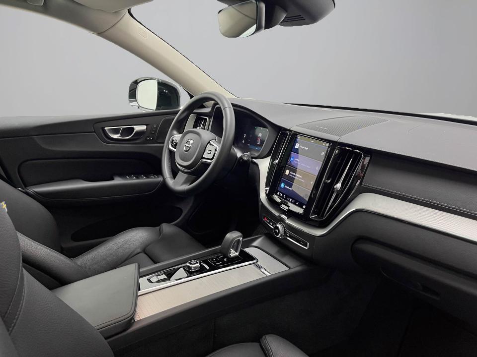Volvo XC60 2.0 T6 AWD Recharge Ultra Dark Auto