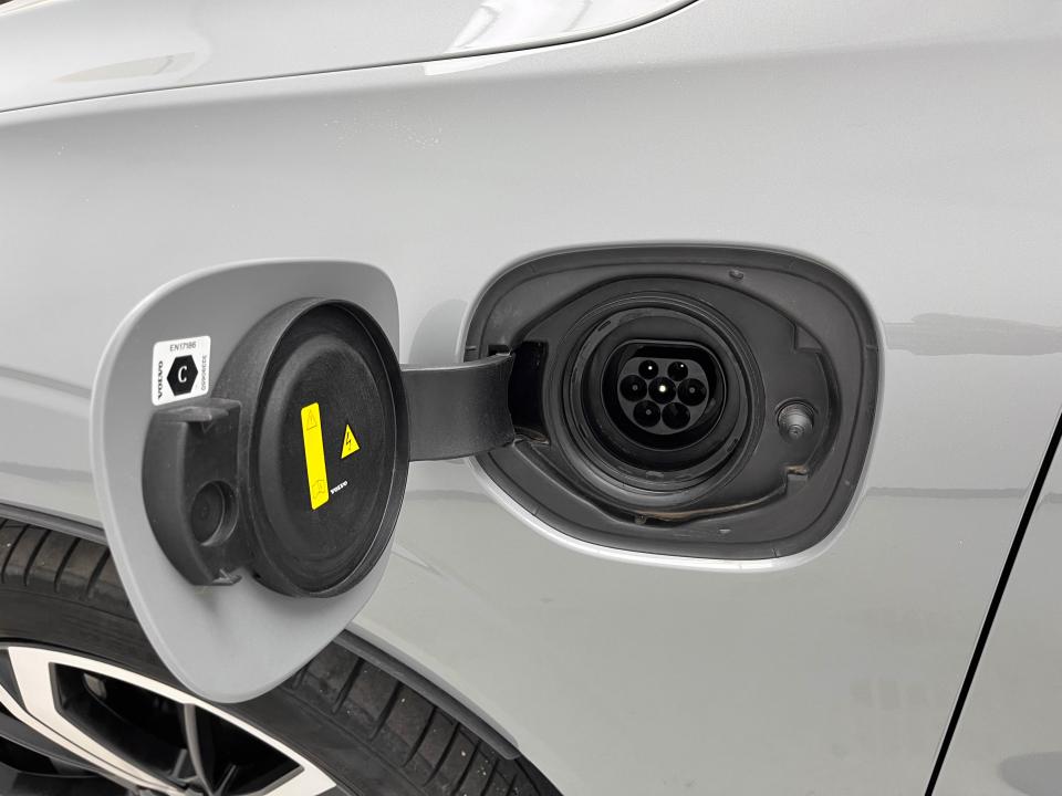Volvo XC60 2.0 T6 AWD Recharge Ultra Dark Auto