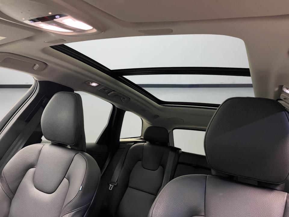 Volvo XC60 2.0 T6 AWD Recharge Ultra Dark Auto