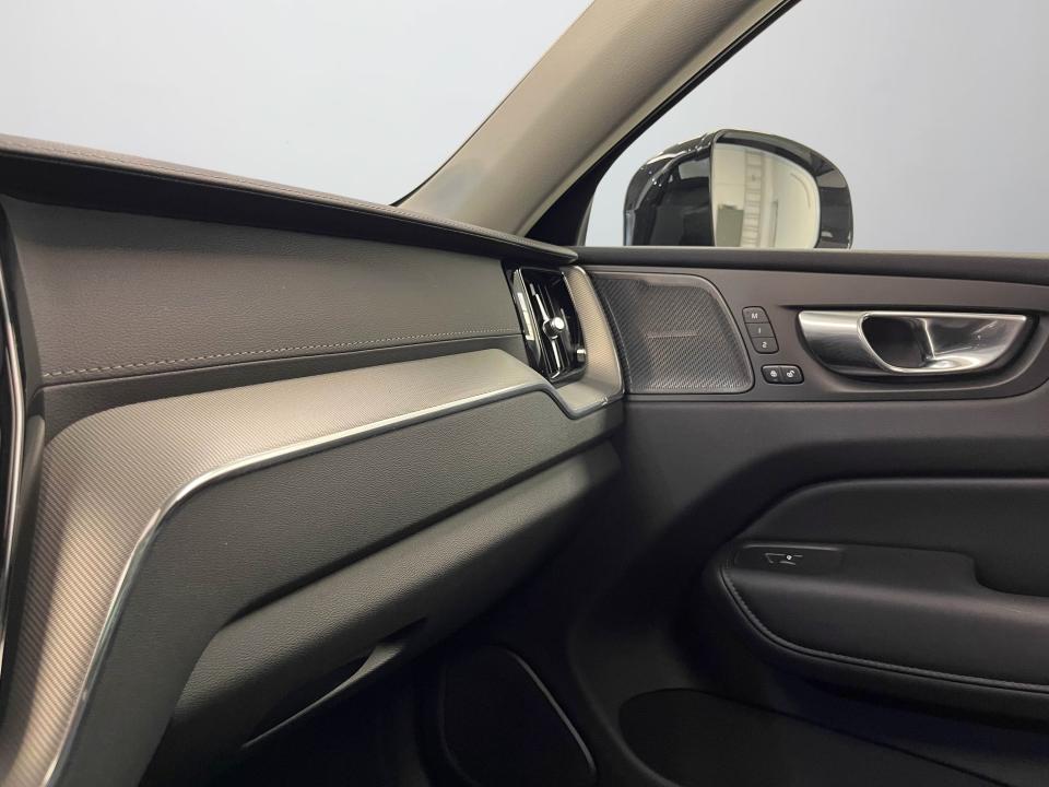 Volvo XC60 2.0 T6 AWD Recharge Ultra Dark Auto