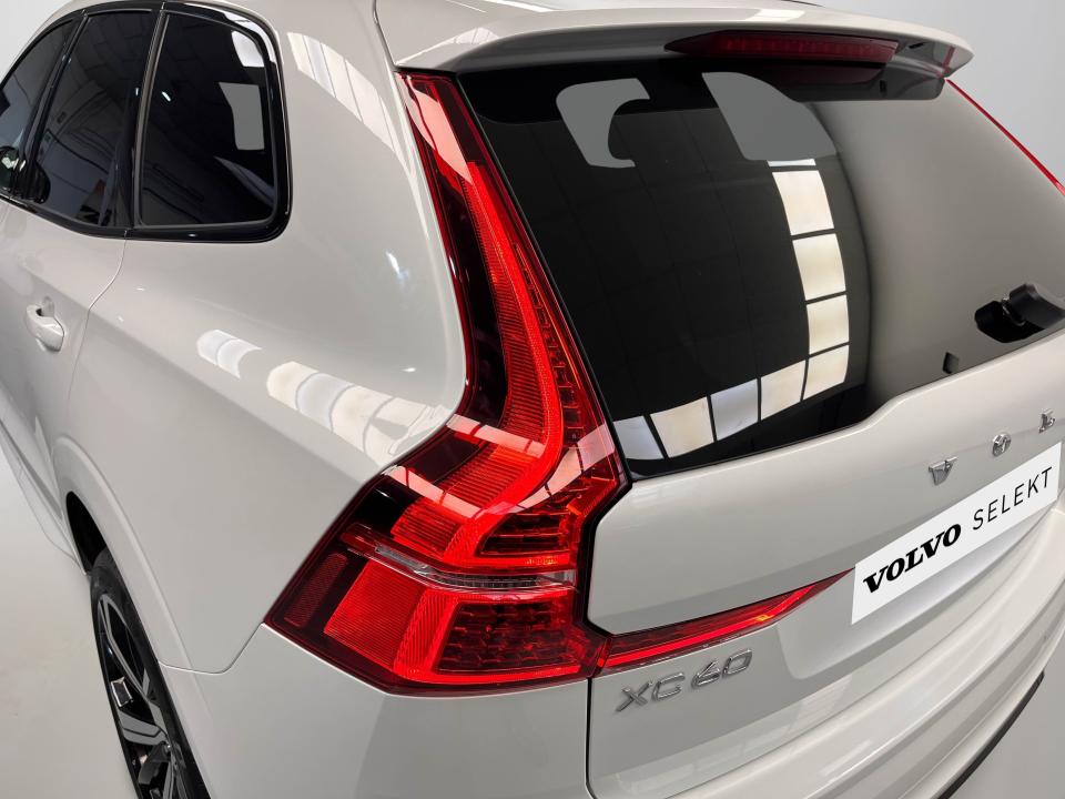 Volvo XC60 2.0 T6 AWD Recharge Ultra Dark Auto