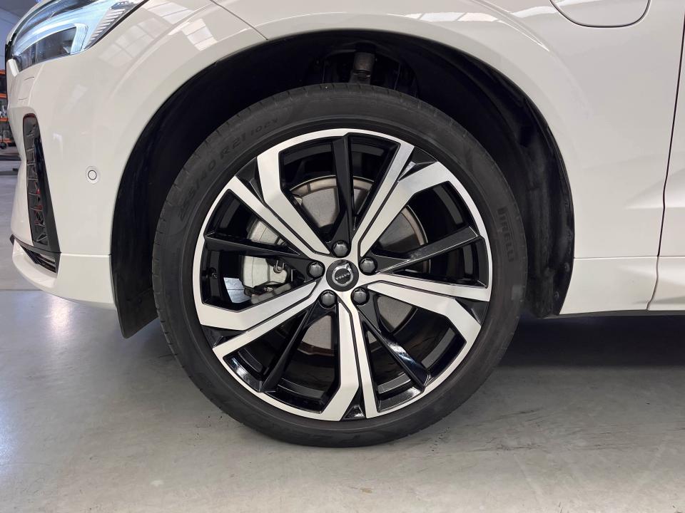 Volvo XC60 2.0 T6 AWD Recharge Ultra Dark Auto