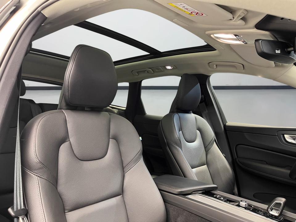 Volvo XC60 2.0 T6 AWD Recharge Ultra Dark Auto