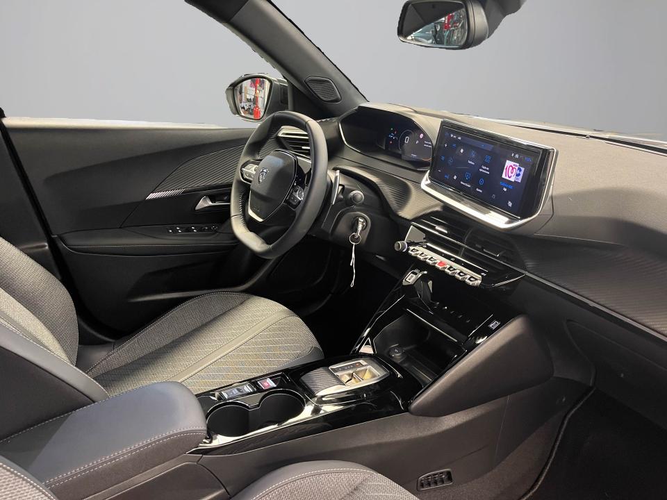Peugeot 2008 Allure Pack Gasolina 130 S&S EAT8