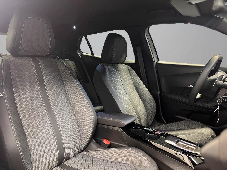 Peugeot 2008 Allure Pack Gasolina 130 S&S EAT8