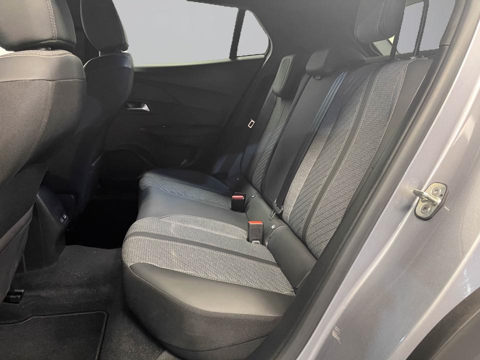 Peugeot 2008 Allure Pack Gasolina 130 S&S EAT8