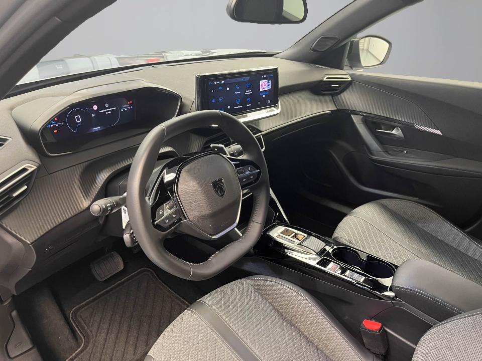 Peugeot 2008 Allure Pack Gasolina 130 S&S EAT8