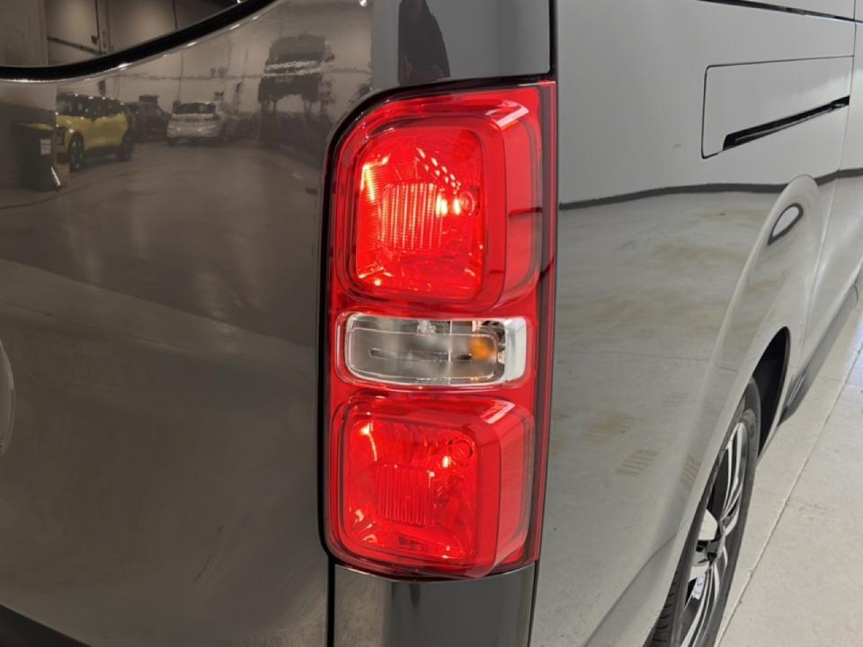Peugeot Traveller 2.2 BLUEHDI 180 AUTO LONG BUSINESS 180 5P 8 Plazas