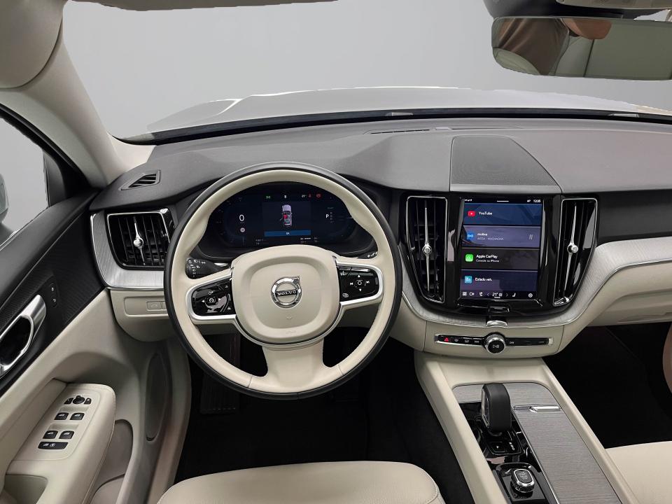 Volvo XC60 2.0 T6 AWD Recharge Core Auto