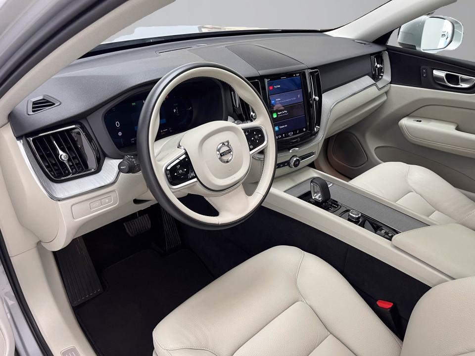 Volvo XC60 2.0 T6 AWD Recharge Core Auto