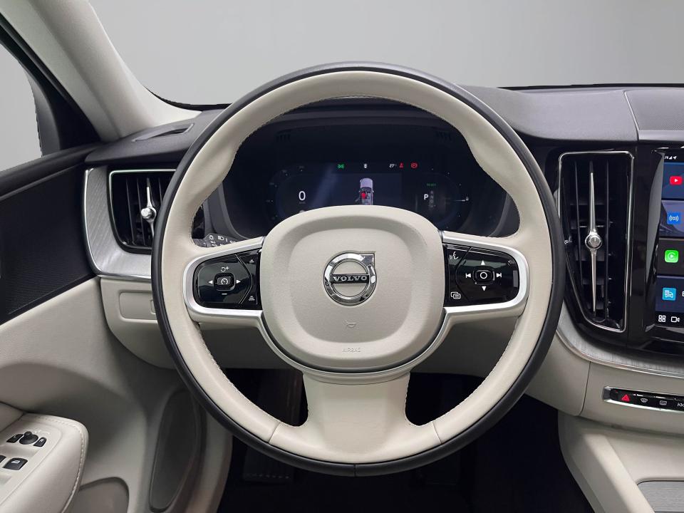 Volvo XC60 2.0 T6 AWD Recharge Core Auto