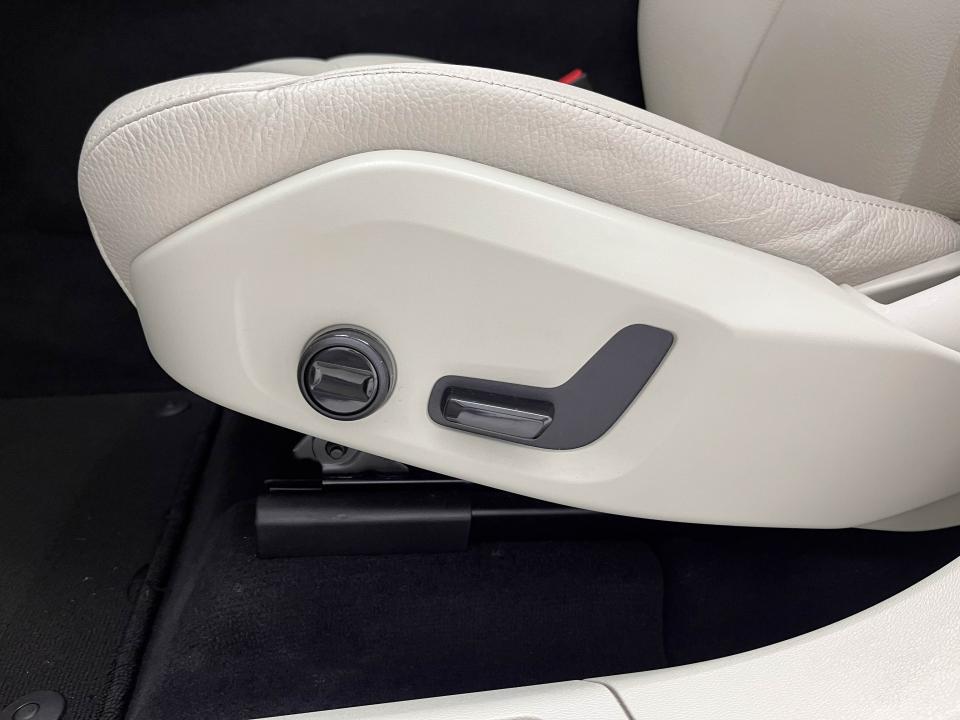 Volvo XC60 2.0 T6 AWD Recharge Core Auto