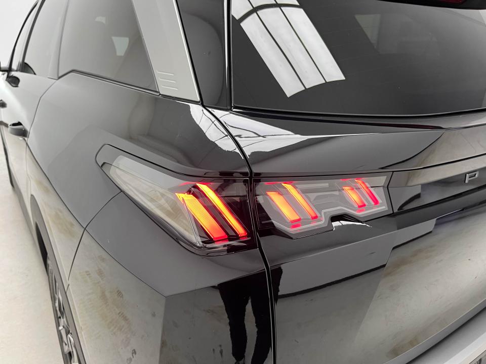 Peugeot 5008 Hybrid 1.2 107KW Allure Exclusive eDCS6