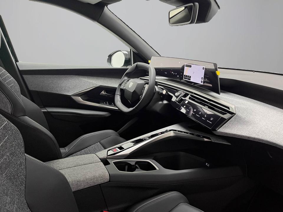 Peugeot 5008 Hybrid 1.2 107KW Allure Exclusive eDCS6
