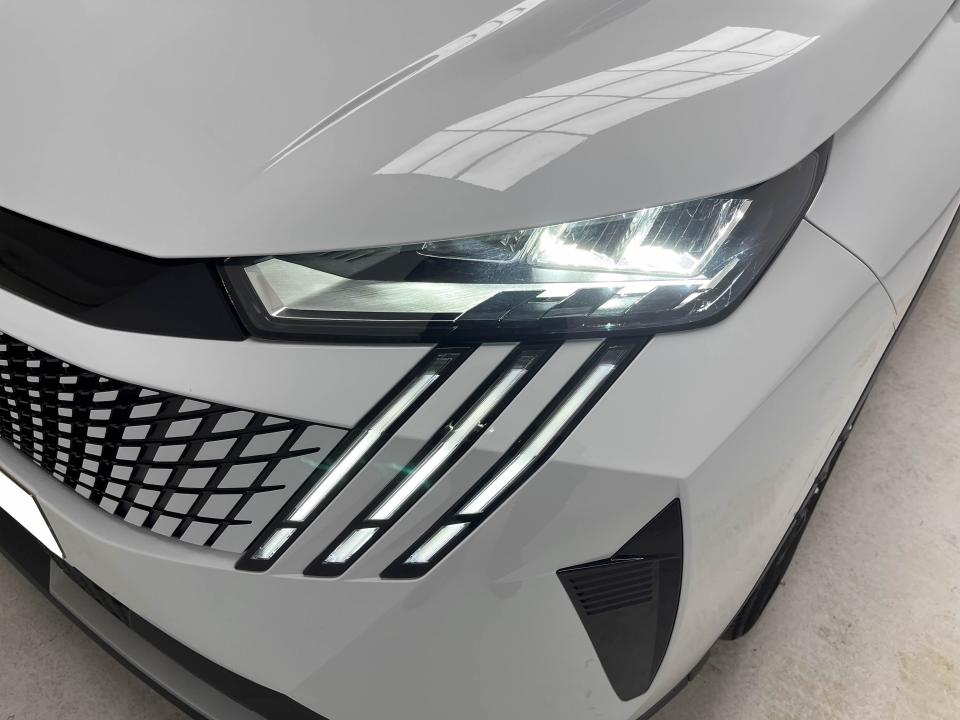 Peugeot 5008 Hybrid 1.2 100KW Allure eDCS6