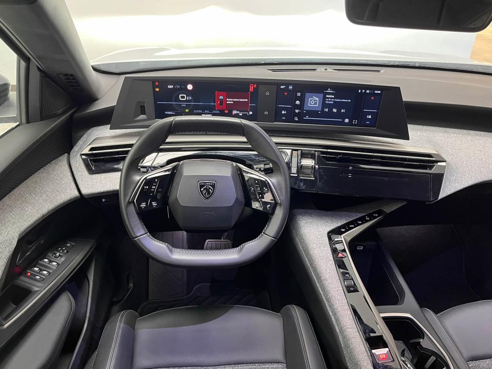 Peugeot 5008 Hybrid 1.2 100KW Allure eDCS6