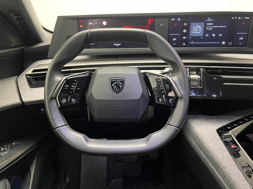 Peugeot 5008 Hybrid 1.2 100KW Allure eDCS6