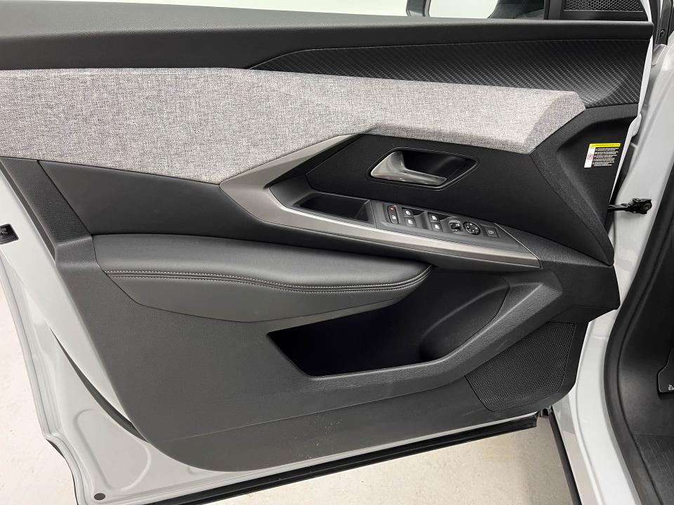 Peugeot 5008 Hybrid 1.2 100KW Allure eDCS6