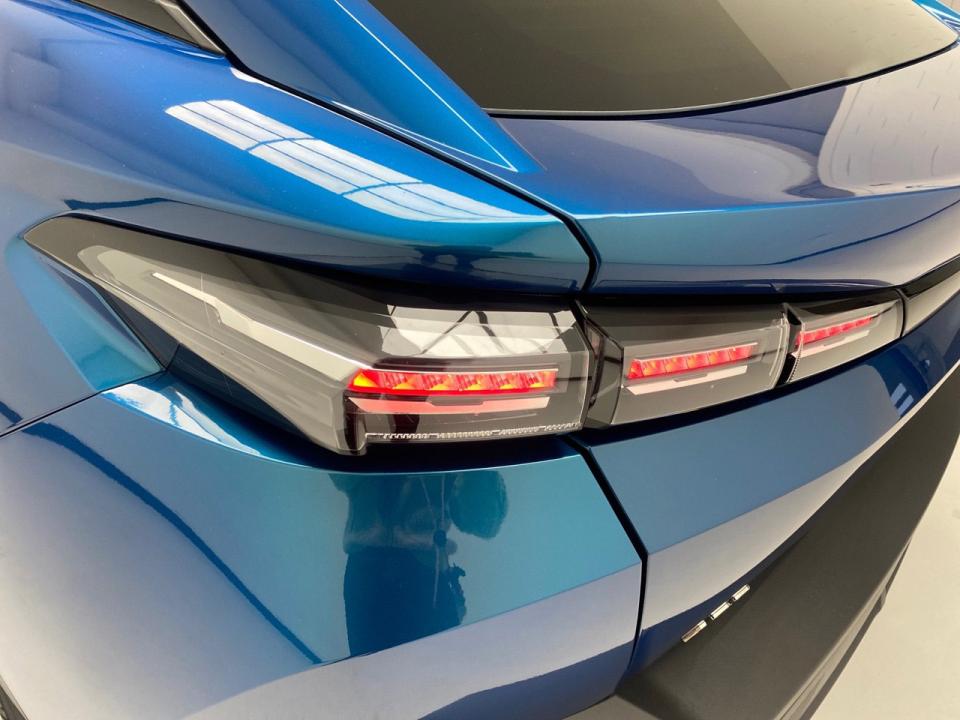 Peugeot 408 408 Allure HYBRID 145 eDCS6