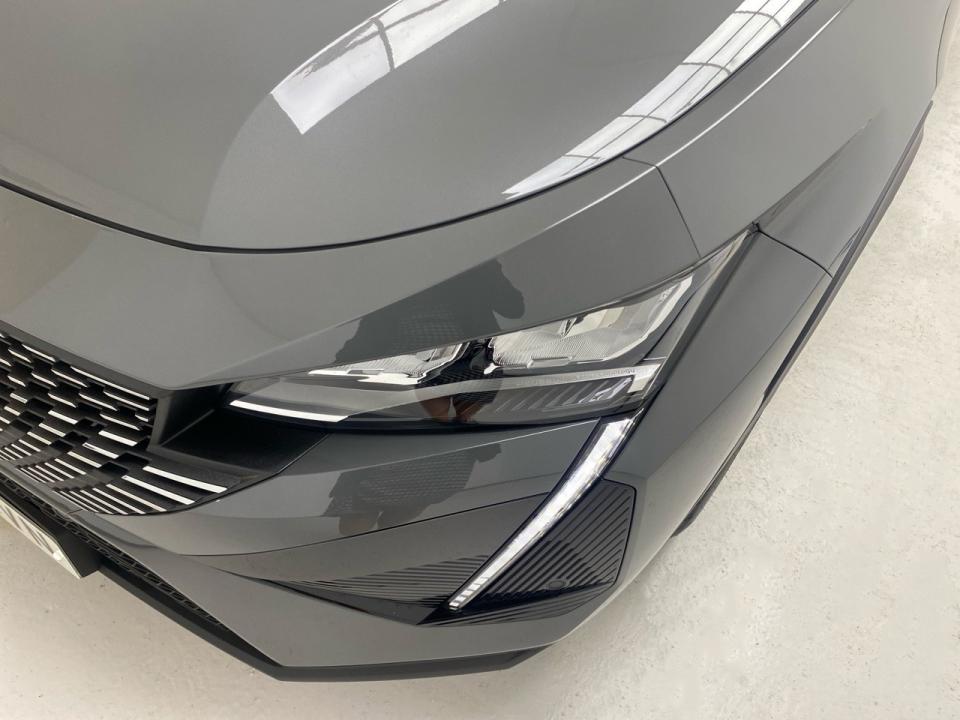 Peugeot 408 408 Allure HYBRID 145 eDCS6