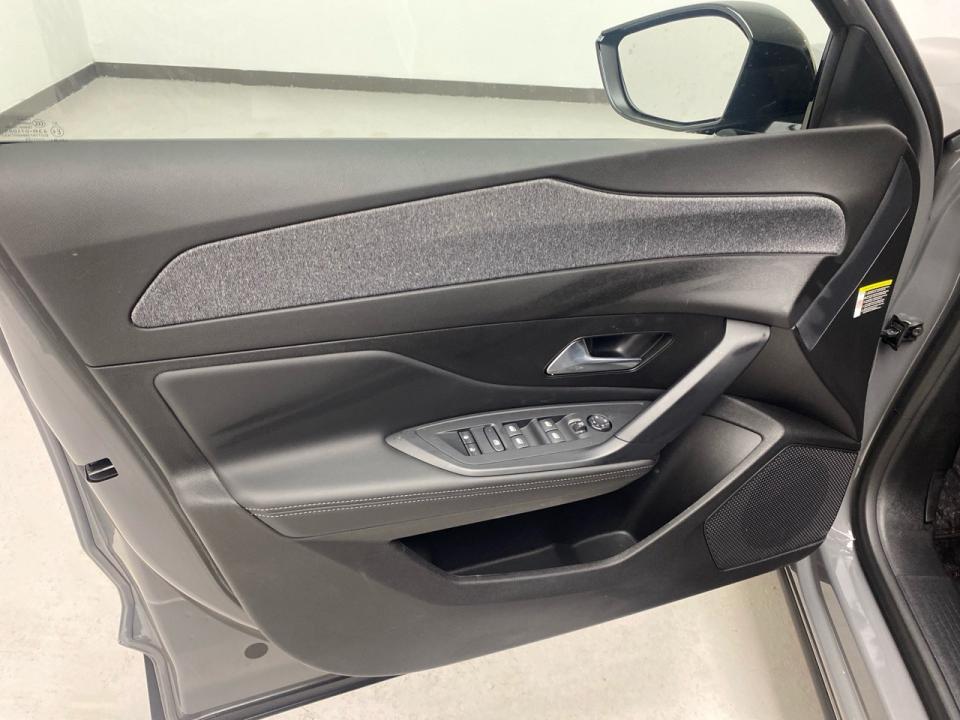 Peugeot 408 408 Allure HYBRID 145 eDCS6