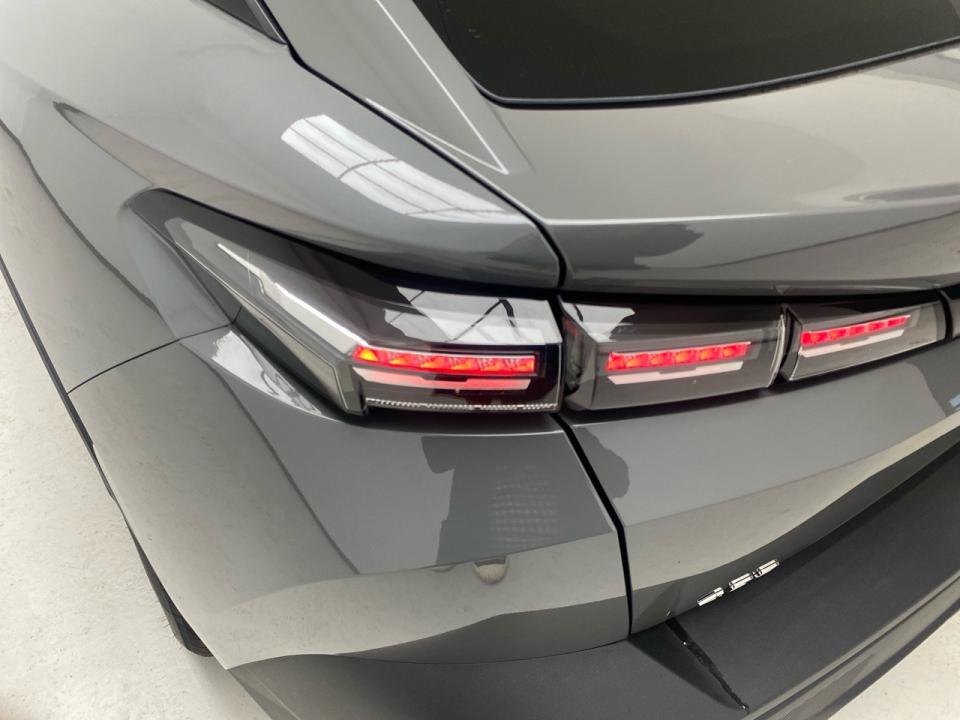 Peugeot 408 408 Allure HYBRID 145 eDCS6