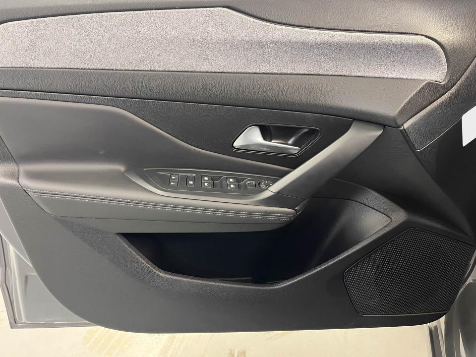 Peugeot 308 5P Allure BlueHDi 130 S&S EAT8