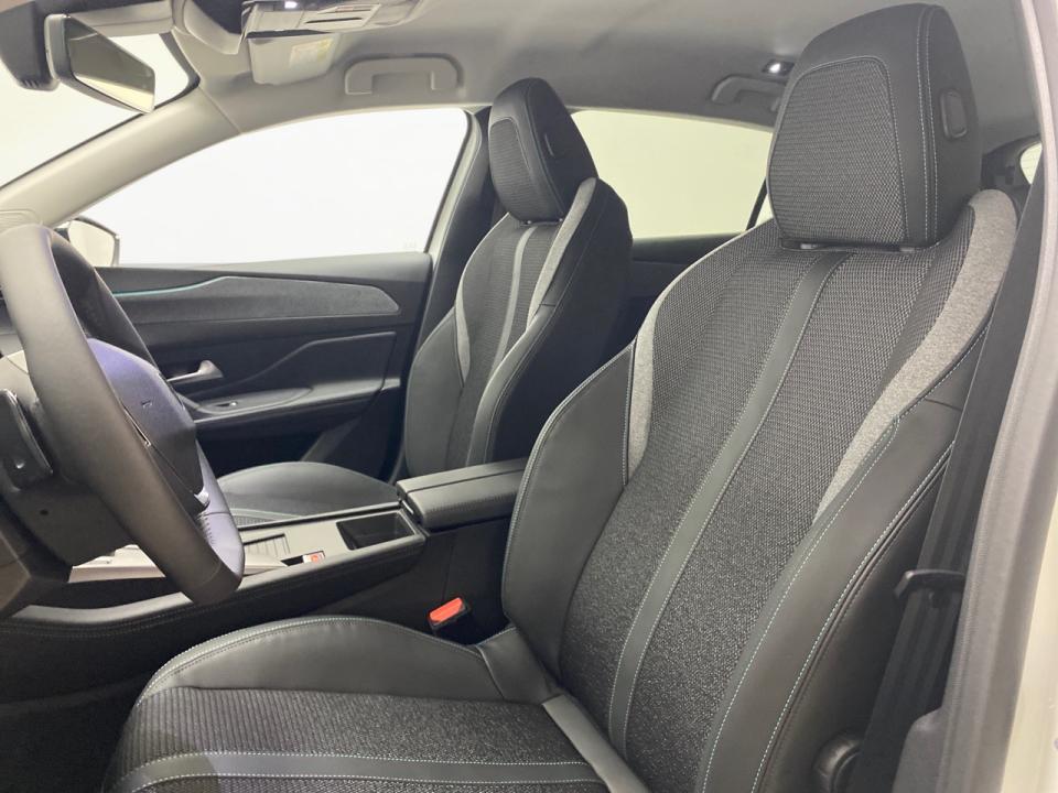 Peugeot 308 5P Allure BlueHDi 130 S&S EAT8