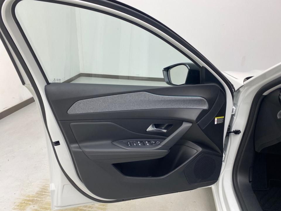 Peugeot 308 5P Allure BlueHDi 130 S&S EAT8