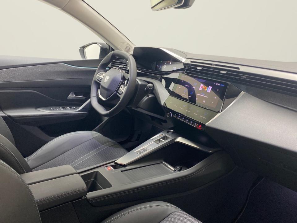 Peugeot 308 5P Allure BlueHDi 130 S&S EAT8