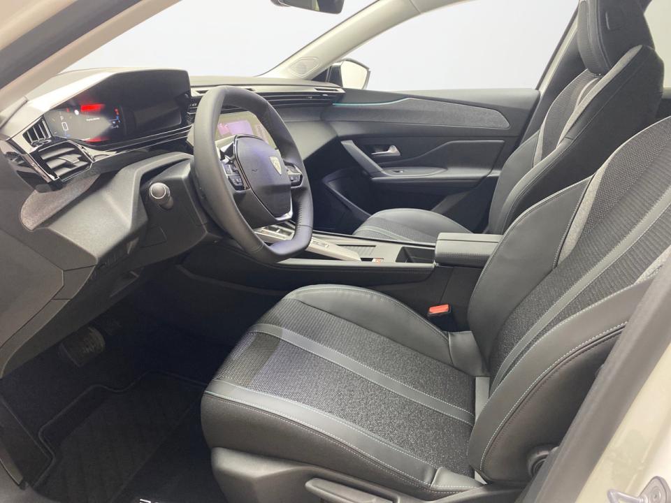 Peugeot 308 5P Allure BlueHDi 130 S&S EAT8