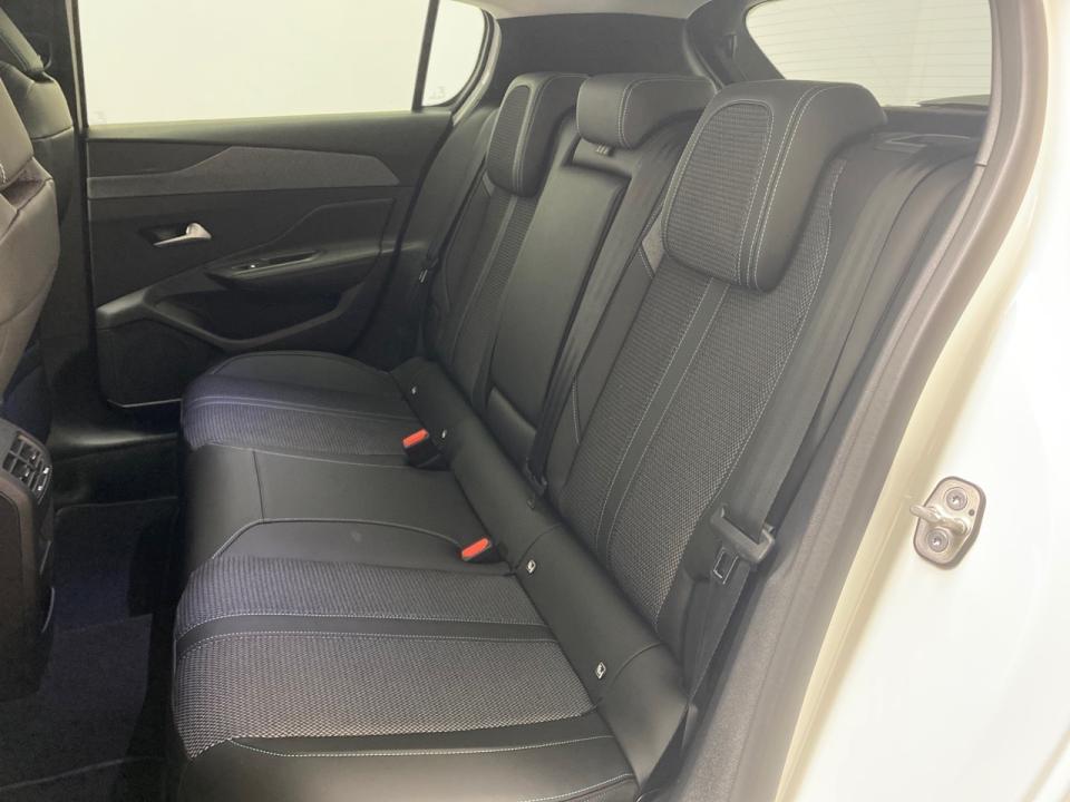Peugeot 308 5P Allure BlueHDi 130 S&S EAT8