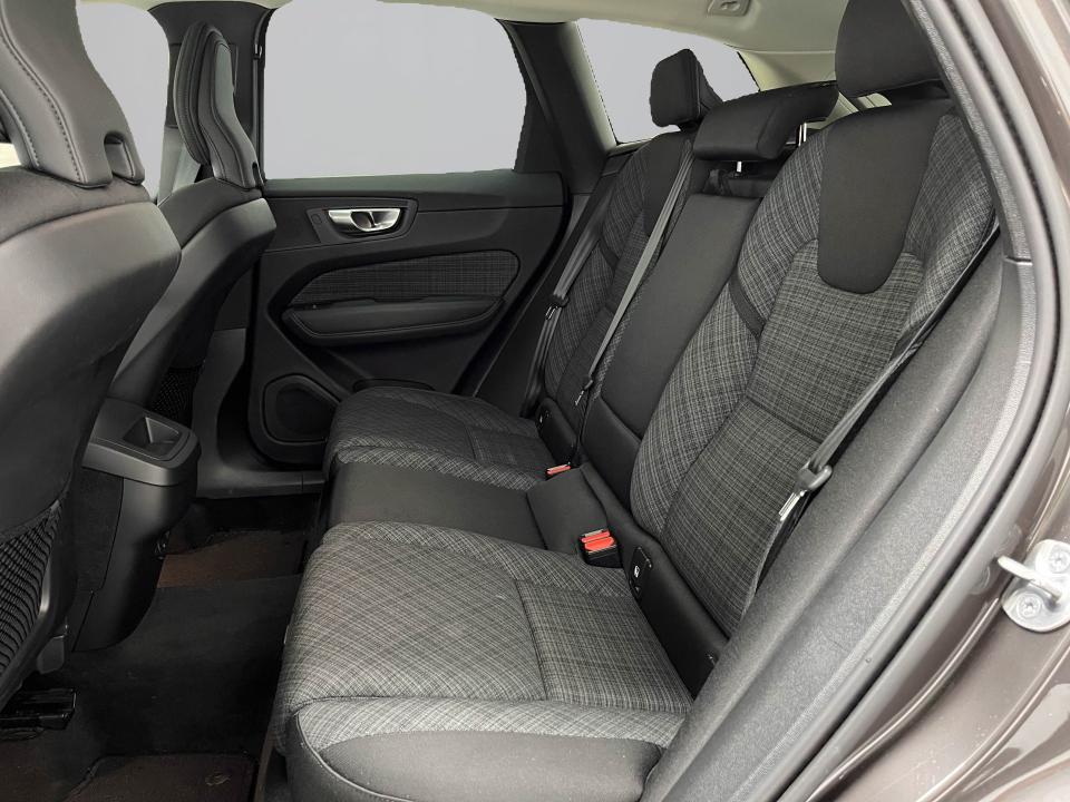 Volvo XC60 2.0 B5 G AWD Core Auto