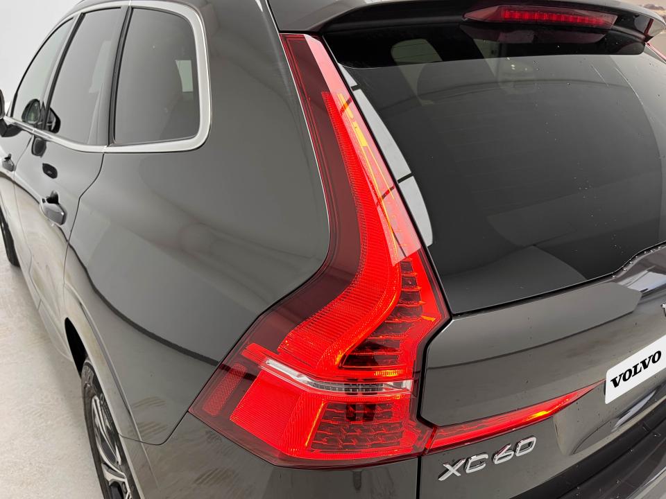 Volvo XC60 2.0 B5 G AWD Core Auto