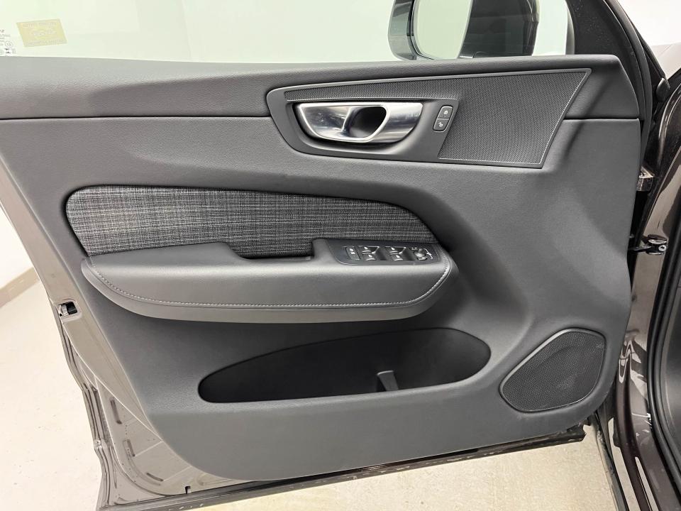 Volvo XC60 2.0 B5 G AWD Core Auto