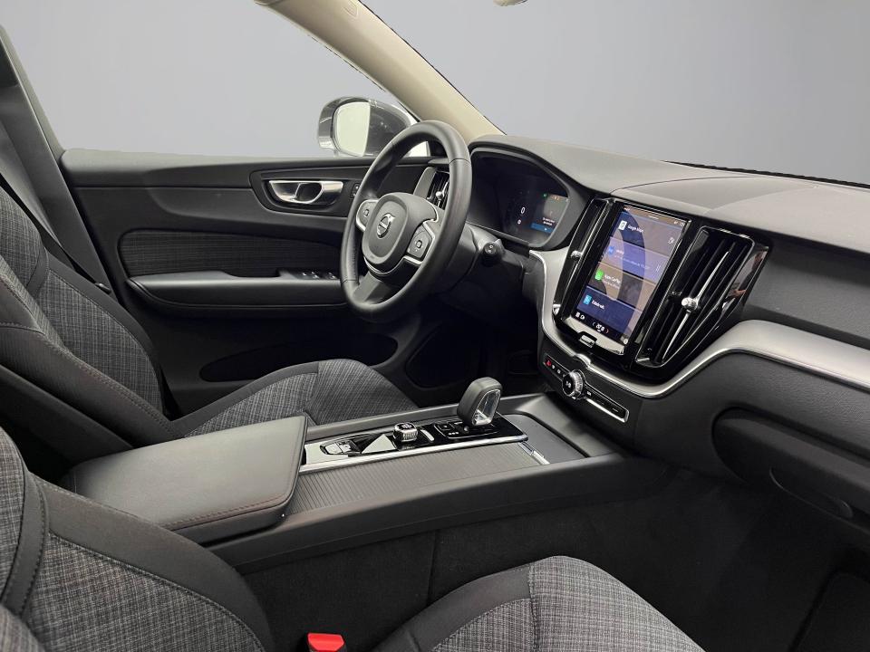 Volvo XC60 2.0 B5 G AWD Core Auto