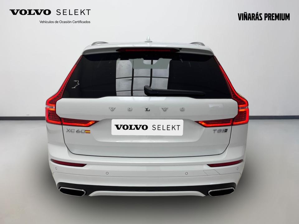 Volvo XC60 2.0 T8 AWD R-Design Auto