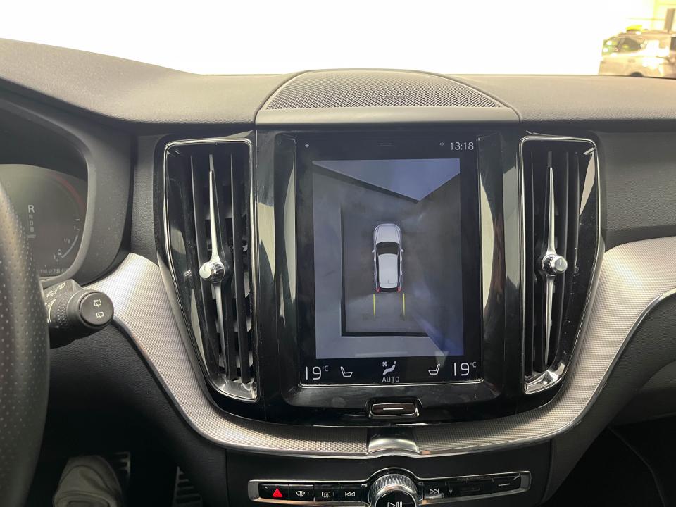 Volvo XC60 2.0 T8 AWD R-Design Auto
