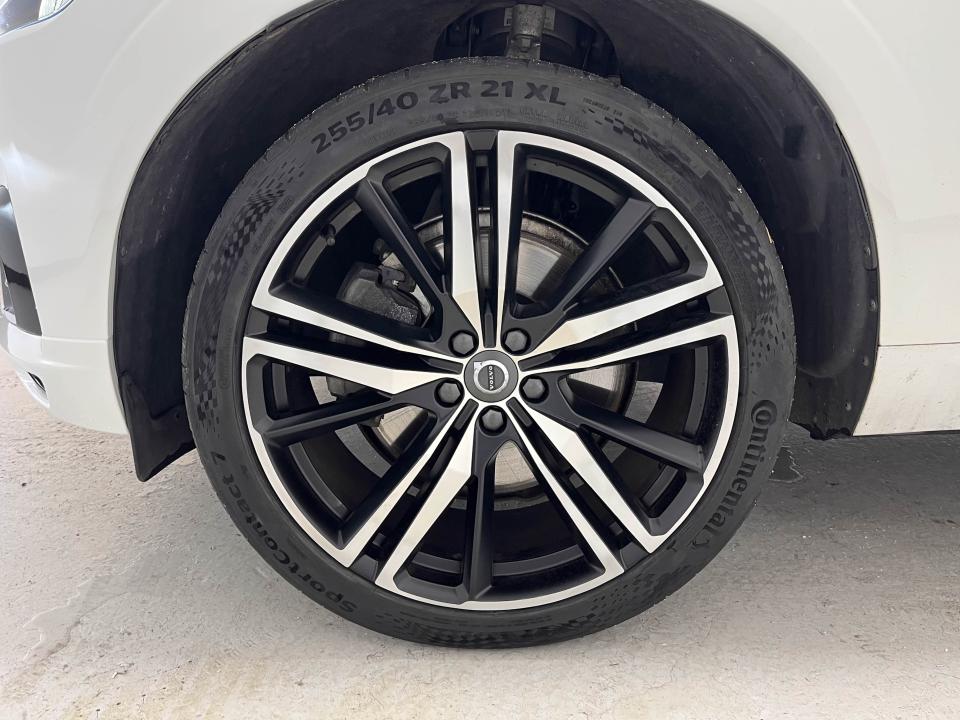 Volvo XC60 2.0 T8 AWD R-Design Auto